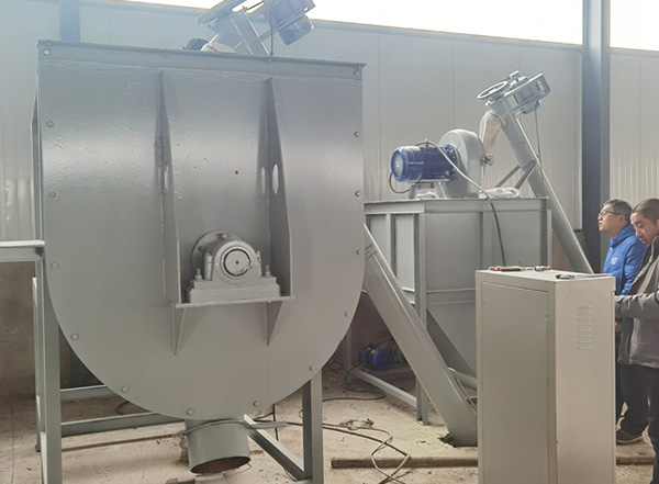 臥式飼料粉碎混合機組